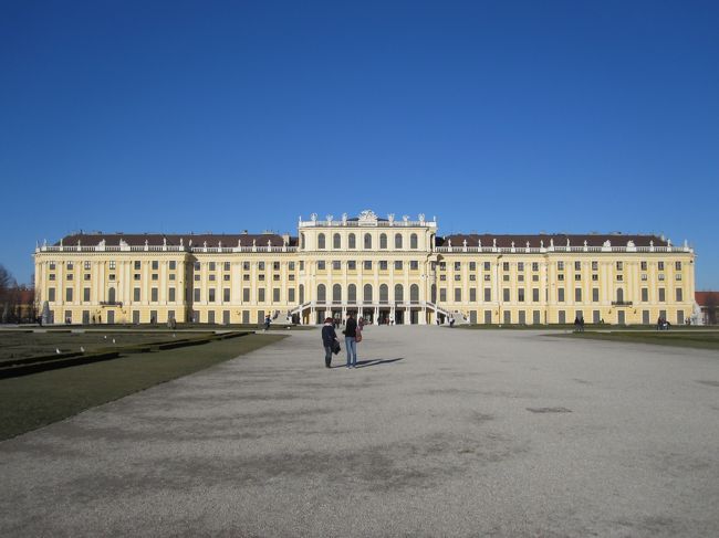 最後、四ヶ国目、ウィーンに到着。<br />シェ−ンブルン宮殿です。