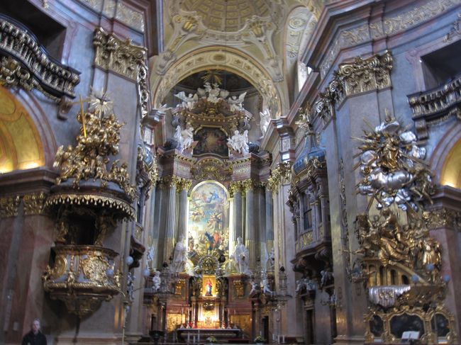 なぜか、パイプオルガンの素敵な演奏が…<br /><br />楽しかった〜〜〜<br /><br />今回、食事中、盛り上がり、１枚も写真を撮るのを忘れてしまいましたが…食事も美味しく、ワインもビールも美味しかったです。