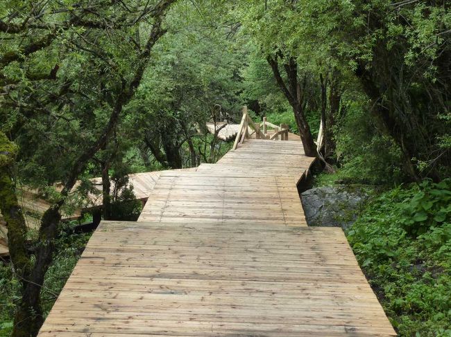 日隆周辺の長坪溝<br /><br />川の流れに沿った散歩道。<br /><br />http://blog.livedoor.jp/qz2010il/archives/1352840.html<br />