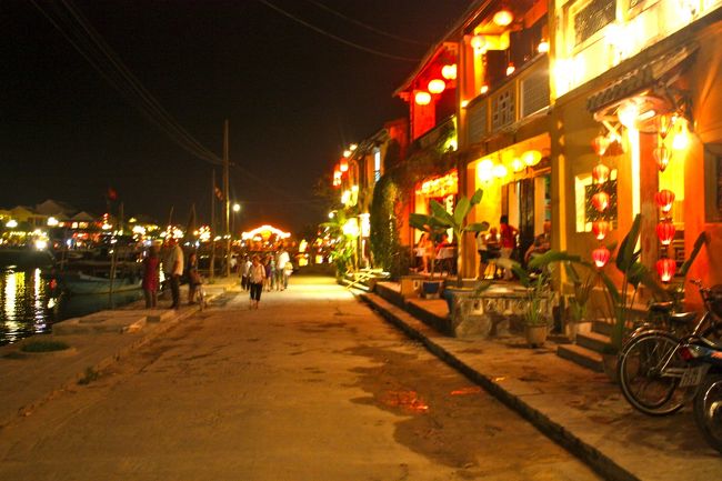 このとき思った。<br />絶対三脚がいる。<br />すごく後悔した。