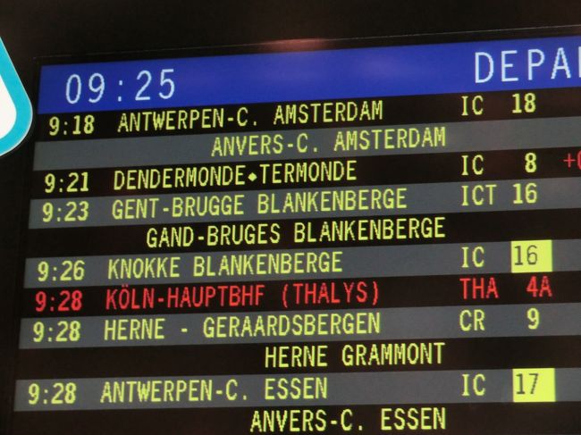 この電車に乗って行きますが・・・少し時間が・・・