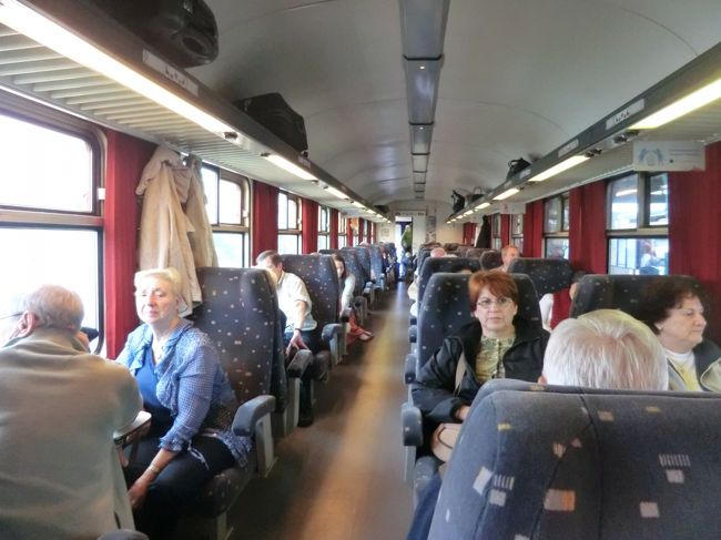 この車内で財布がない事を気づきました・・・両替している時に時間を見ると腕時計が止まっていました・・・後の人に聞き時間を会わせましたが・・・時計が何故か・・・秒針が動きかけそうで動かない・・・時計をバンバンたたきました・・・暫くすると・・・動き出しました・・・<br /><br />此れが何か注意を引く新手かもしれません・・・今は腕時計何のことなく動いています・・・？？？