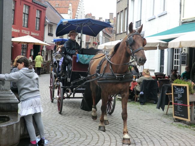 石畳をたたきます・・・