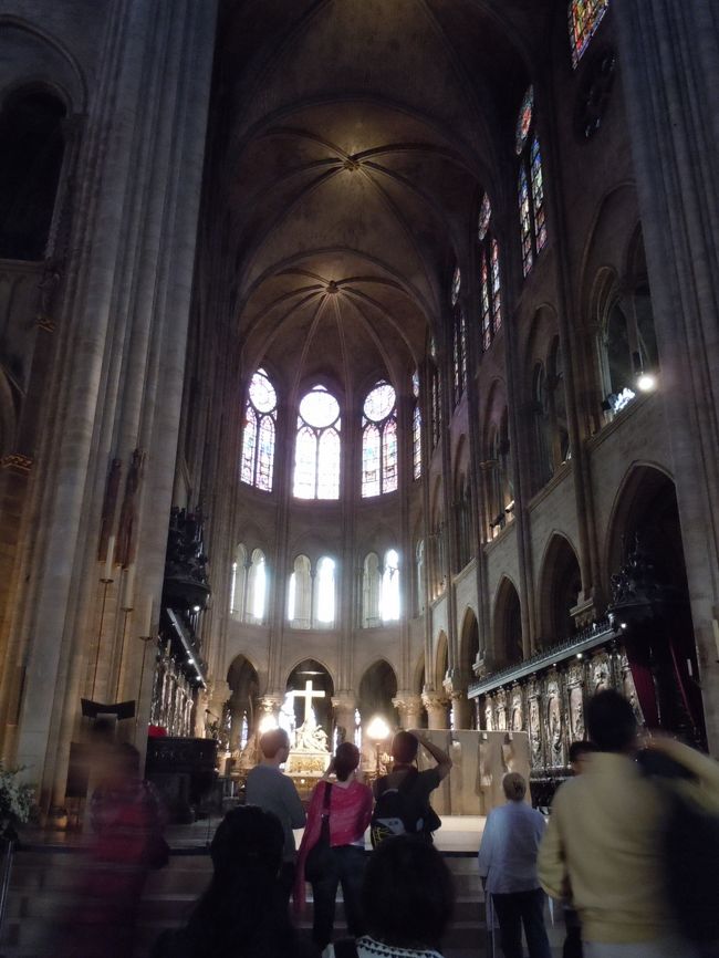 しばらく椅子に座って、８００年の重みを感じていました。