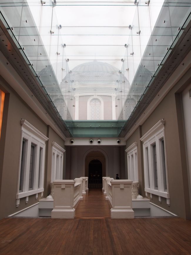 テーマ毎の展示室を抜けて進んでいくと、オーディオガイドをかりて、シンガポールの建国の歴史〜現代までを見ることができます。