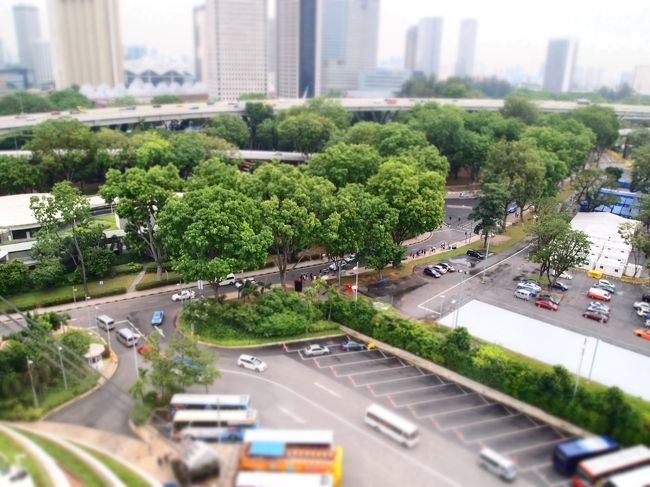 ちょっと上がってきたところ。<br />高いところにあがると、とりあえずミニチュアモードで撮りたくなる（笑