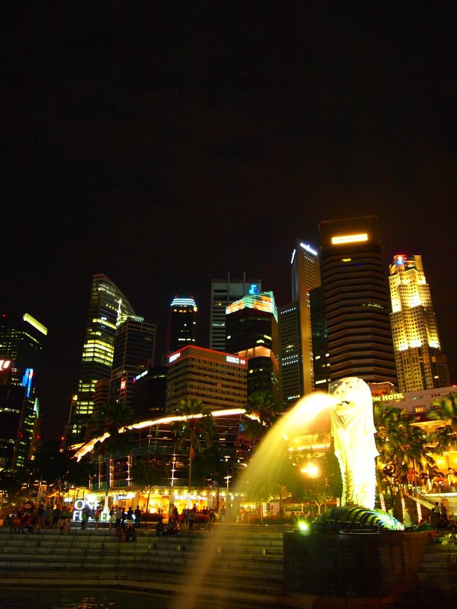 ビル群とマーライオン〜