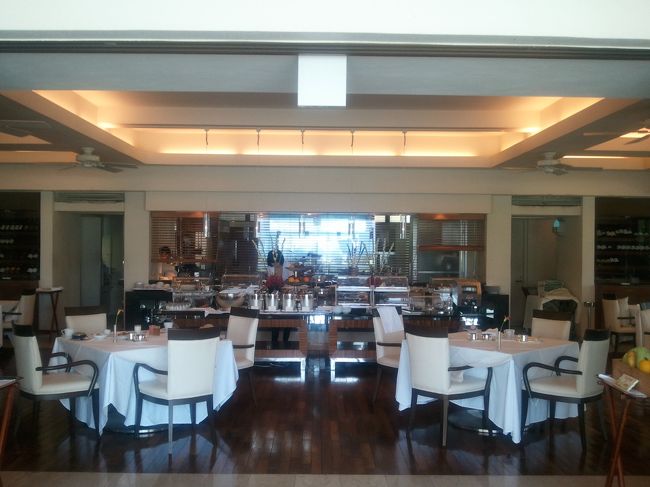 朝食は昨晩夕食を食べたファインダイニングでの洋食ブッフェか、併設するゴルフ場のレストランでの和定食を選択できます。洋食ブッフェは種類が豊富で美味しかったし、和定食もとても美味しかったです。