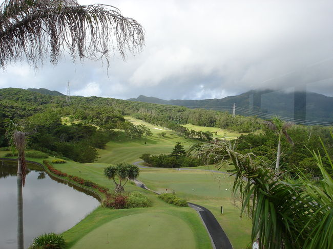 こちらはゴルフ場。土曜日はプレーしてる人が結構いるように見えました。もう少し涼しい時期ならぜひゴルフもしてみたい。