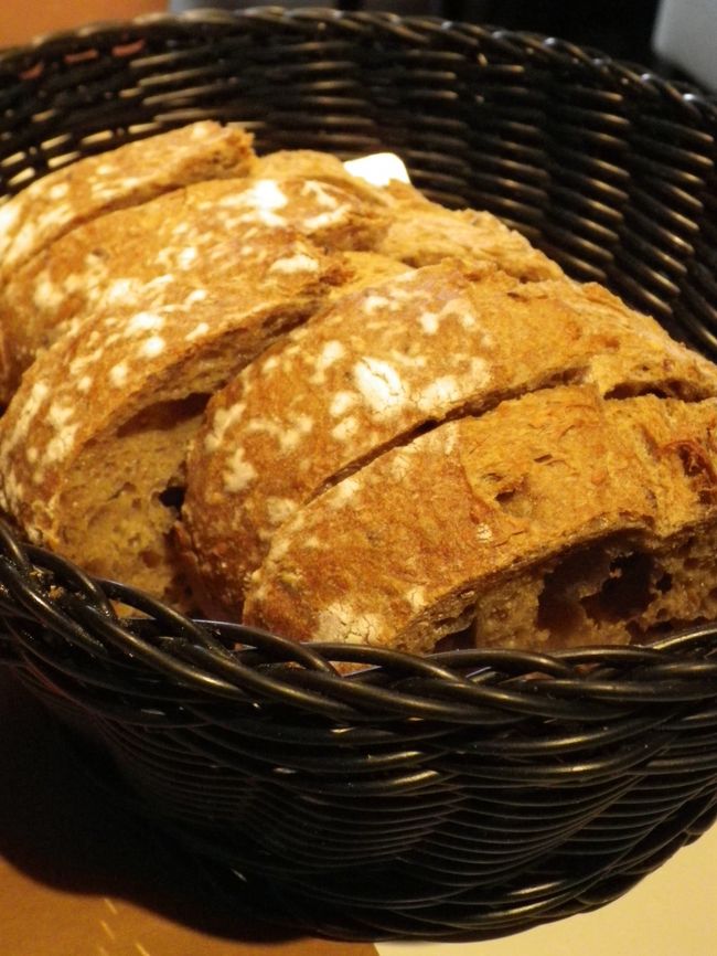 サービスのパンもたっぷり♪