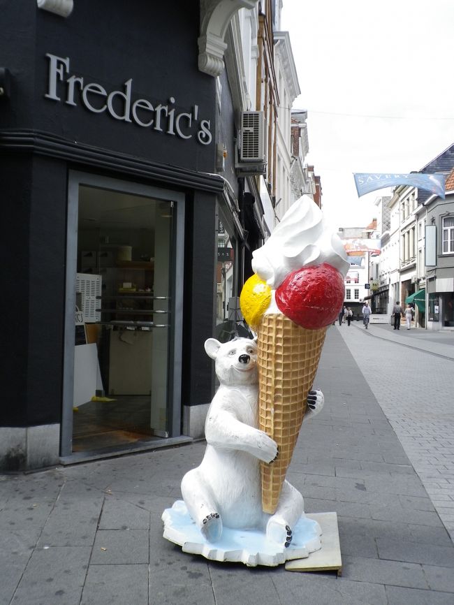 気分を新たにメインストリートへ。<br /><br />