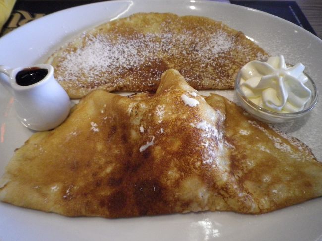 美味しいクレープでお腹一杯^^;<br />なんだかもう既に眠くなってきてしまいました(笑)<br /><br />そんなこんなで結婚記念旅行第2弾も終了！<br />今回も第1弾に引けを取らず素晴らしい旅行でした。<br />長々と見てくださってありがとうございます♪<br /><br />結婚記念旅行第3弾は、8月中旬を予定しています。<br />目的地はフランスの大西洋の島か中央部の森です。<br />(お天気次第で決定します！)