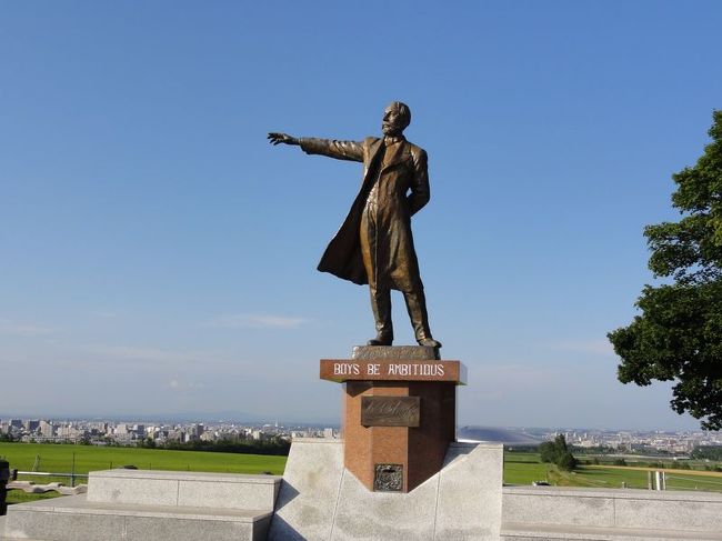 『BOYS BE AMBITIOUS』<br />で有名なクラーク像です。<br /><br />もちろん同じポーズの写真も撮りましたが<br />それはアップしませんｗ