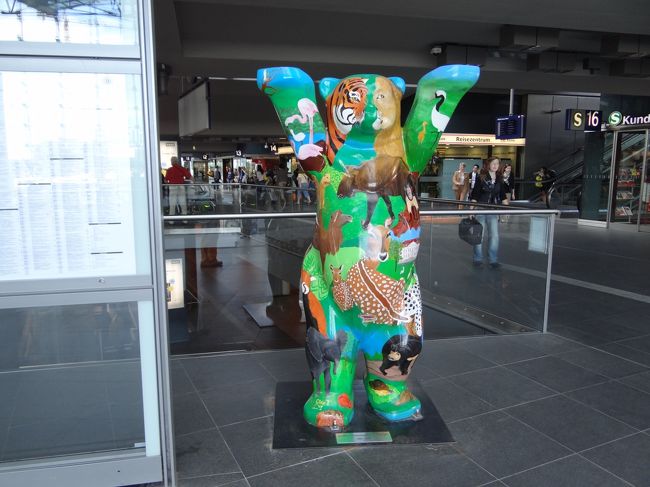 ベルリンのアイコン、クマ。<br />こんなのが今後もちょくちょく出てきます。