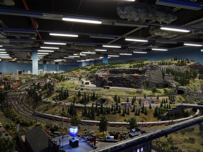 すごい広い・・・<br /><br />（３）〜ベルリン初散策まだ続きます〜<br />http://4travel.jp/traveler/chicchi3/album/10589086/