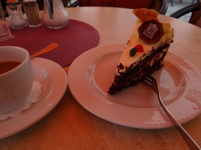 このケーキは・・・ポソポソなんです・・・<br />味はしっかりしています。