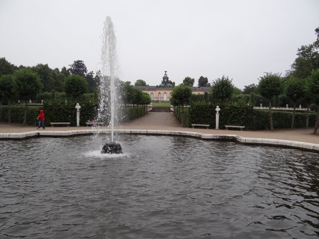 え？こんなもんだったっけ？<br />と思ったら、宮殿横の絵画館でした。