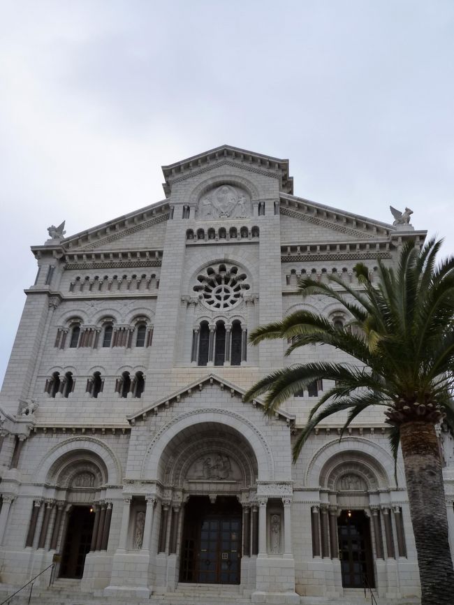 王妃グレース・ケリーが眠るモナコ大聖堂