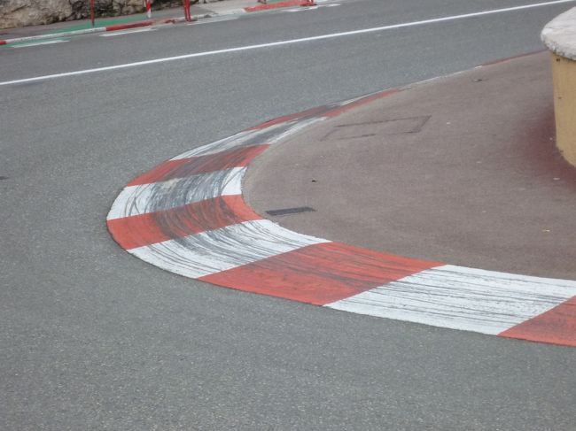 F1コースのヘアピンカーブ