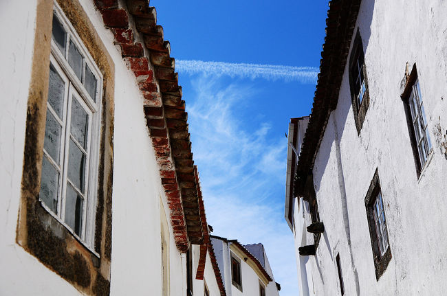 マルヴァオンはここ2日間で見てきた他の村とだいぶ異なる。<br />同じ国の中なのに、車で2時間程度の距離に過ぎないのに<br />こんなにも建築様式が異なるのは不思議。<br /><br />やっぱりポルトガルって奥が深い。