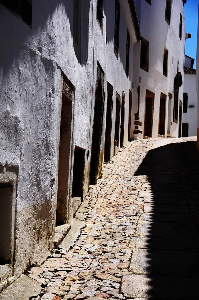 マルヴァオンは人口150人の村にしては、きれいなレストランや良さそうな宿があり観光に力を入れているように見えた。<br /><br />私たちは2，3時間しか滞在しなかったけど、1泊する価値のある村だ。