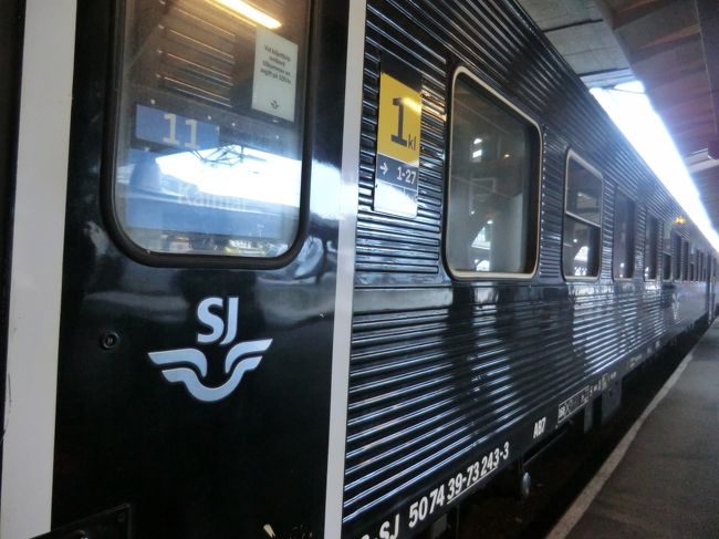 かわいい電車がいっぱいです・・・日本のような改札口はヨーロッパには今までありません・・・<br /><br />好きには入れます・・・