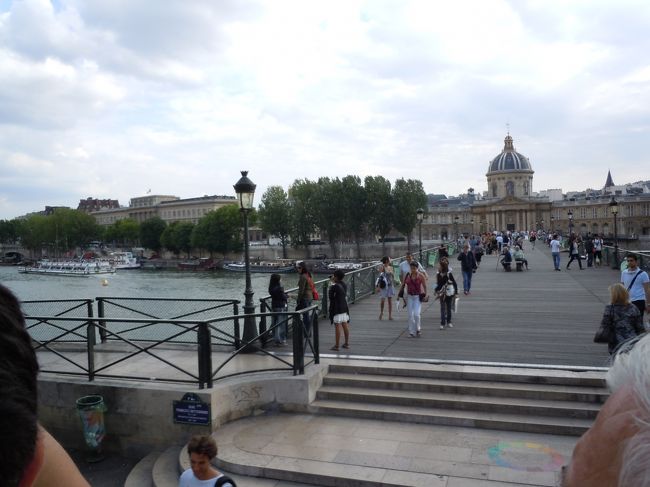 また二階建てバスにのって、セーヌ川を通り、