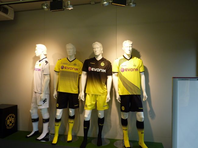 2011 ブンデスリーガ観戦 BVB-HSV】』ドルトムント(ドイツ)の 2011 ブンデスリーガ観戦 BVB-HSV】』ドルトムント(ドイツ)の