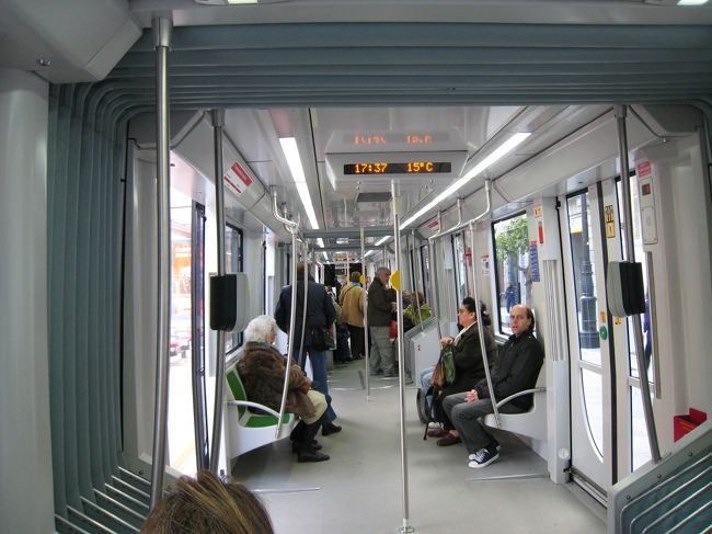 トラムの車内の様子