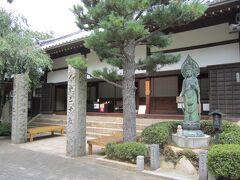 さらに歩を進めると、念仏寺。1539年の創建で、ねねの別邸跡と伝えられている。