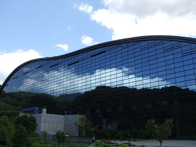 天満宮敷地からおしゃれなエスカレーターで九州国立博物館へ。<br />アジアとの文化交流的な展示で見ごたえ抜群。<br />おすすめ過ぎます。