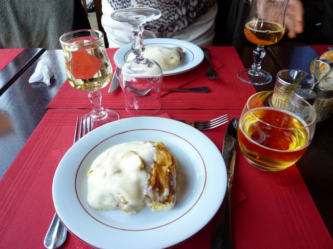 モン・サン・ミッシェルへ行く前に昼食<br />「オムレット・モンサンミッシェル」とシードル