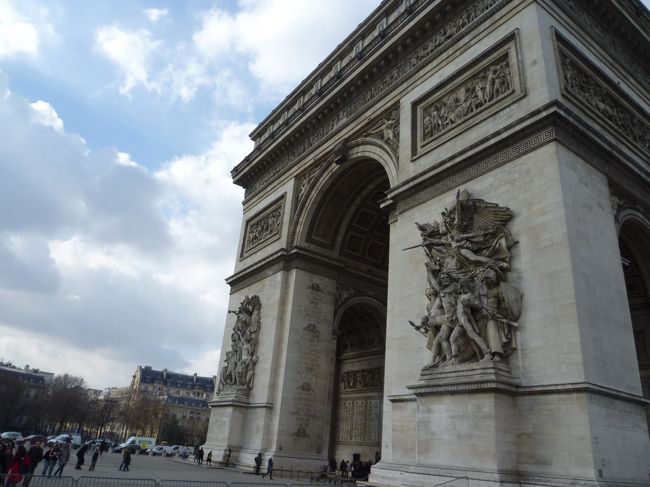 凱旋門（車窓から）
