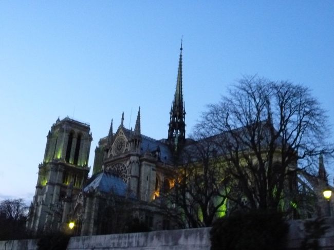 ノートルダム寺院