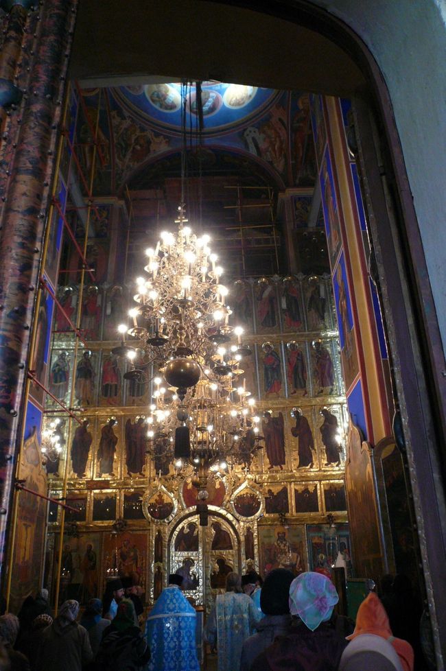 ロジュジェーストヴェンスキー聖堂？の中