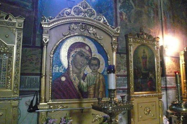 トロイツキー聖堂の中