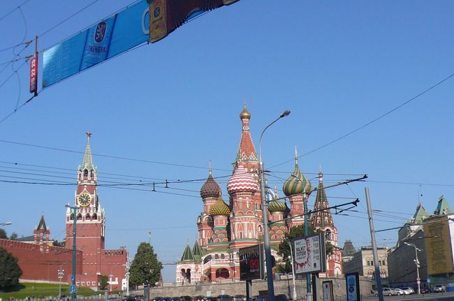 6日目<br />赤の広場へ。右は、聖ワシリー寺院