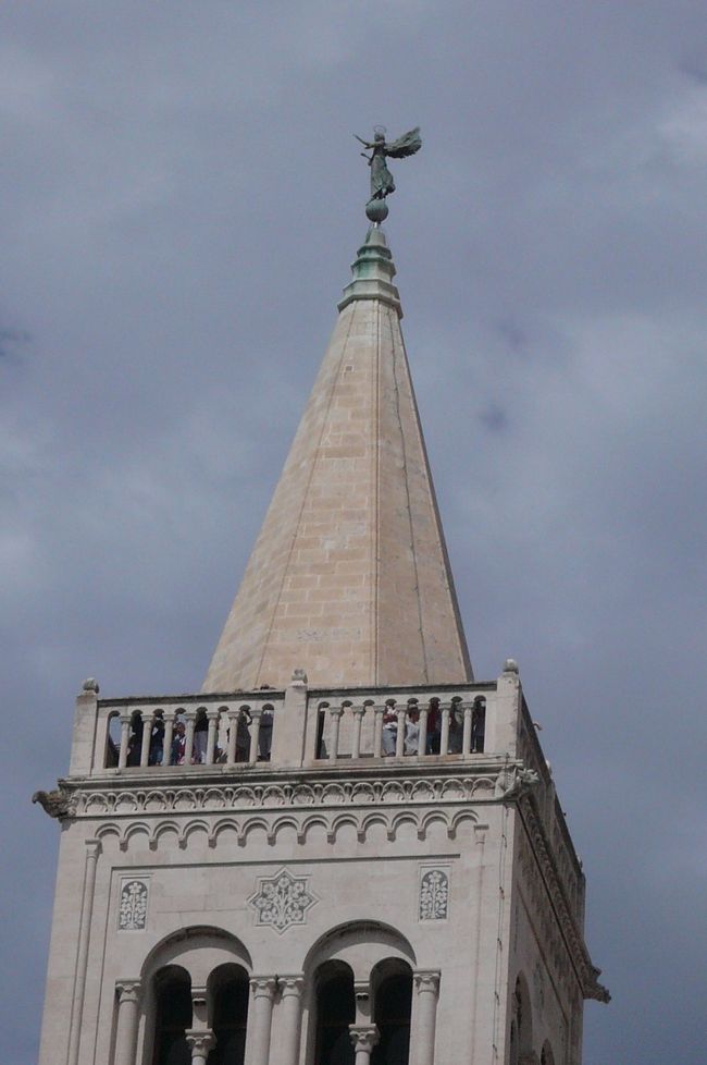 聖ストシャ大聖堂の鐘楼