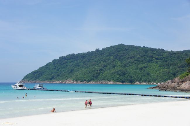 砂浜へ。白い！海が透明！