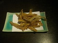 １８時。「WASABI」魚の骨を注文。