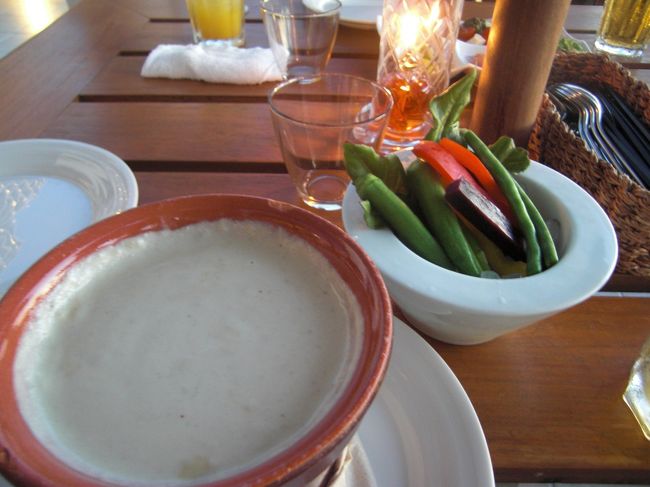 沖縄県産新鮮野菜のバーニャガウダ