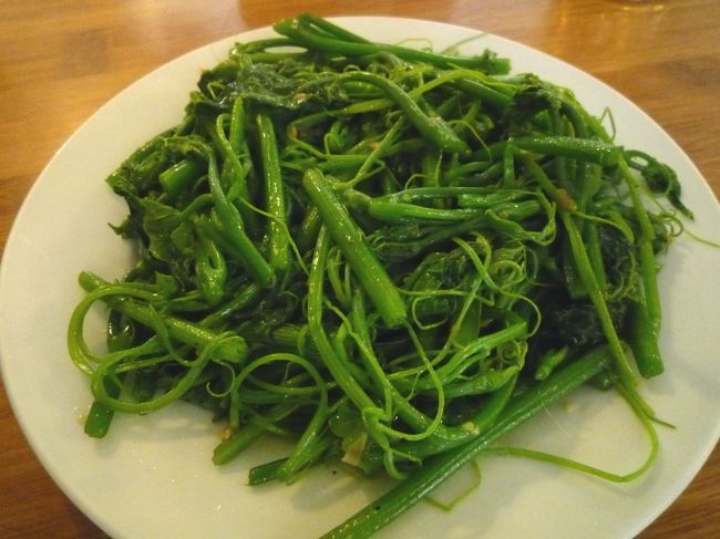 「Su Su Xao」つる炒め　　35000ドン（140円）<br />これがシャキシャキしててとってもおいしいお野菜でした♪<br />空芯菜に飽きてきてたのでよかった。