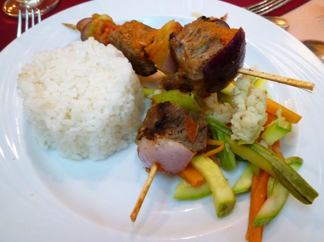 シシ・タウーク（鶏肉の串焼き）