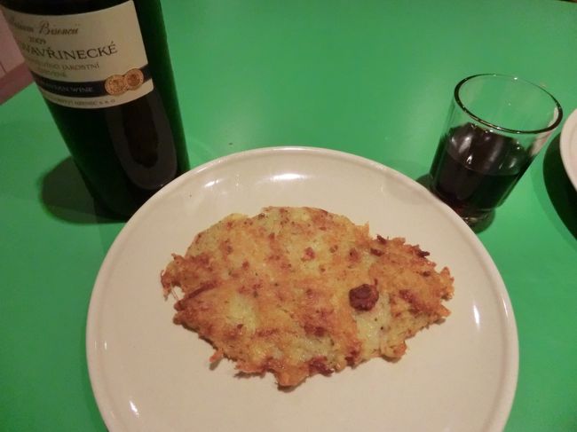 晩御飯はホステルの無料料理教室に参加、