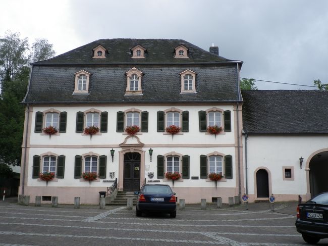 可愛らしい建物があったので近寄ってみた。