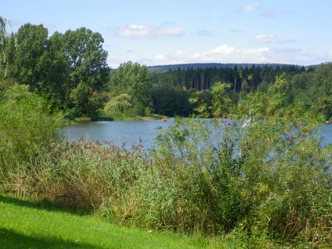 眠気もピークに達していたが、<br />これからまた400キロ強の距離を運転して<br />パリに戻らなければならない。<br /><br />