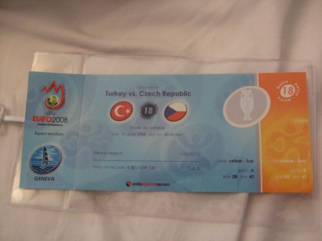 ホテルで観戦チケット受け取る。<br /><br />トルコｖｓチェコ。<br /><br />勝った方が決勝トーナメント進出の試合。<br /><br />今から３時間かけてスイス横断してジュネーブにバスで行きます。<br /><br /><br />～その①終わり～