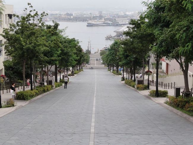 八幡坂です。<br /><br />とりあず有名ですよね。