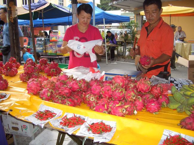 　ドラゴンフルーツも売っていました。