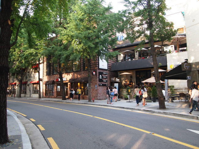 この日も雨は降らず。<br />日本は梅雨だというのに暑かったけど、韓国はそれほどでもない。<br /><br />この時期は８時くらいまでは明るいので、まだまだ余裕で出掛けられます。<br /><br />